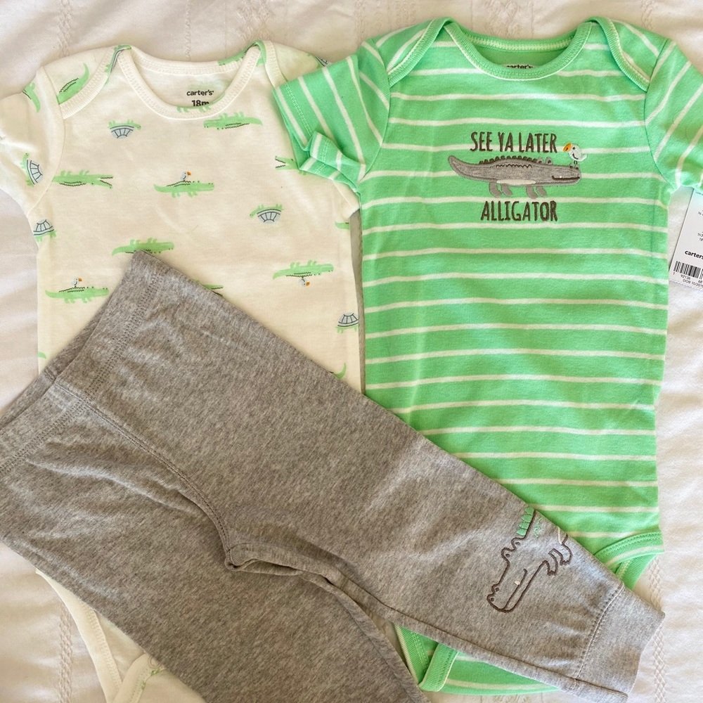 NWT - Carter’s 3 pc Alligator Baby Set 18 MT